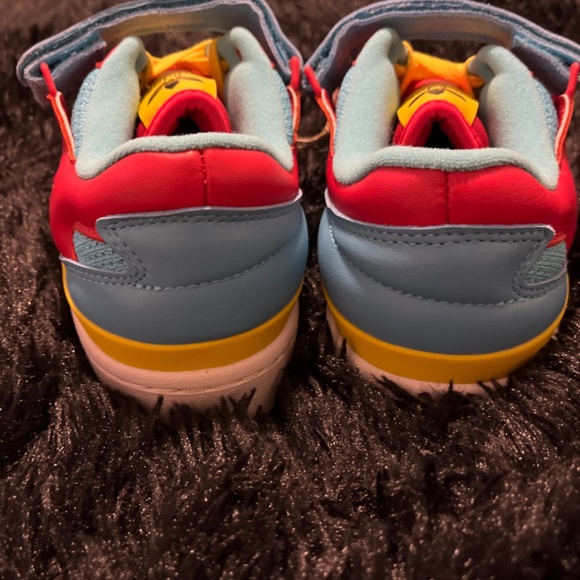 South Park (Cartman) adidas size 11.5 ( new BNIB deadstock) - Picture 5 of 8